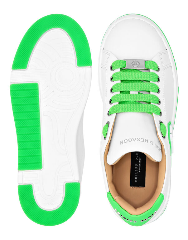 Leather Lo-Top Sneakers Hexagon
