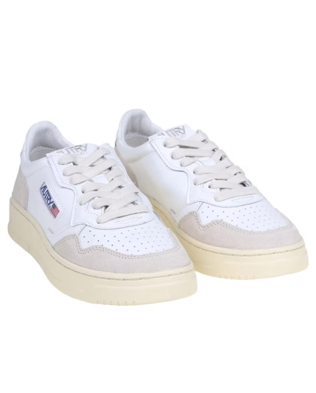 MEDALIST SNEAKERS