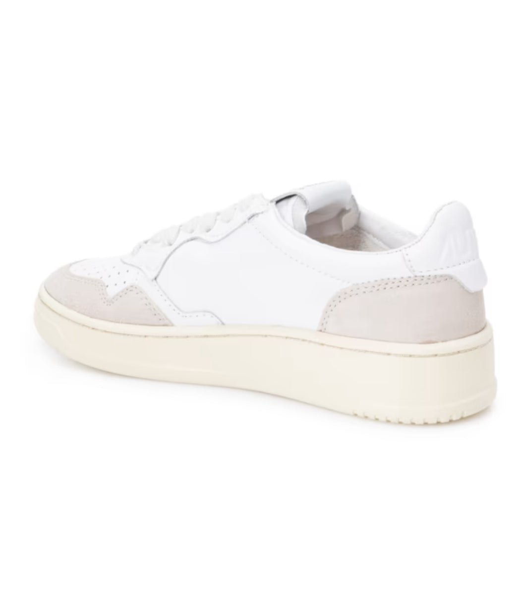 MEDALIST SNEAKERS