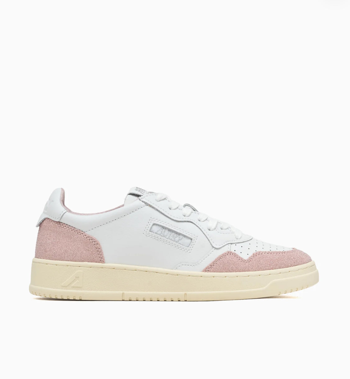 MEDALIST SNEAKERS