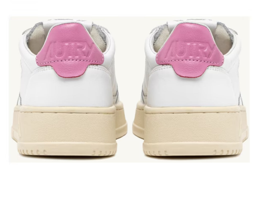 MEDALIST SNEAKERS