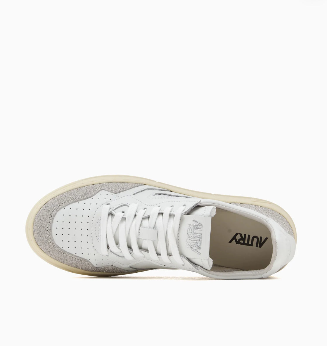 MEDALIST SNEAKERS