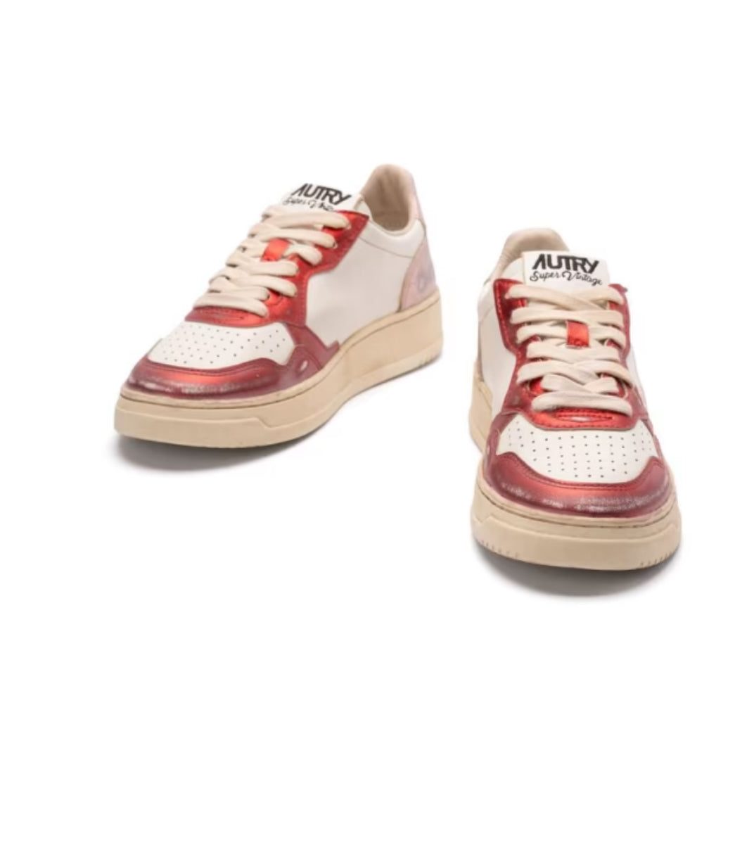 MEDALIST SNEAKERS