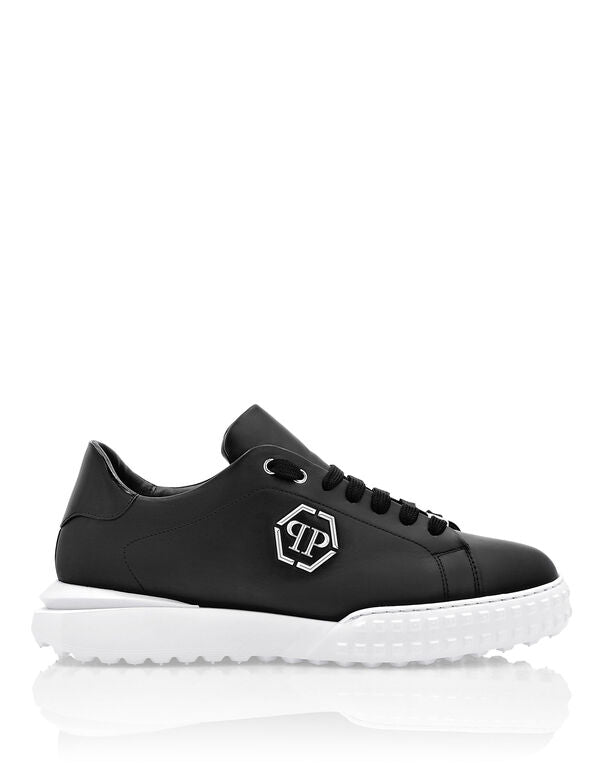 Lo-Top Sneakers