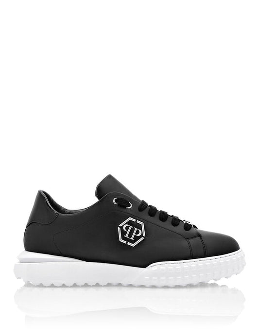 Lo-Top Sneakers