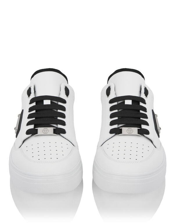 Low-Top Sneakers Triangle  DONNA