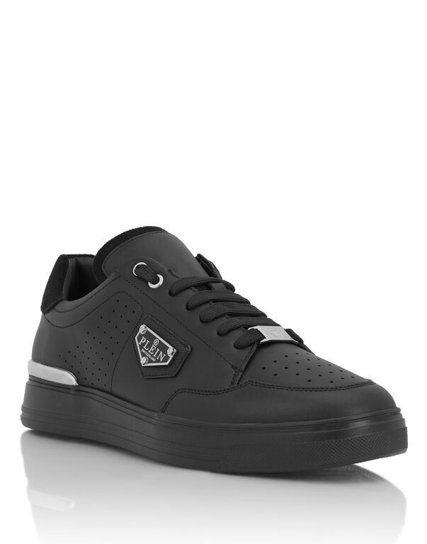 Low-Top Sneakers Triangle  DONNA