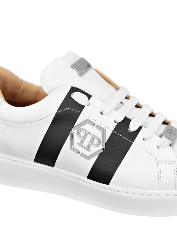 Leather Lo-Top Sneakers Hexagon